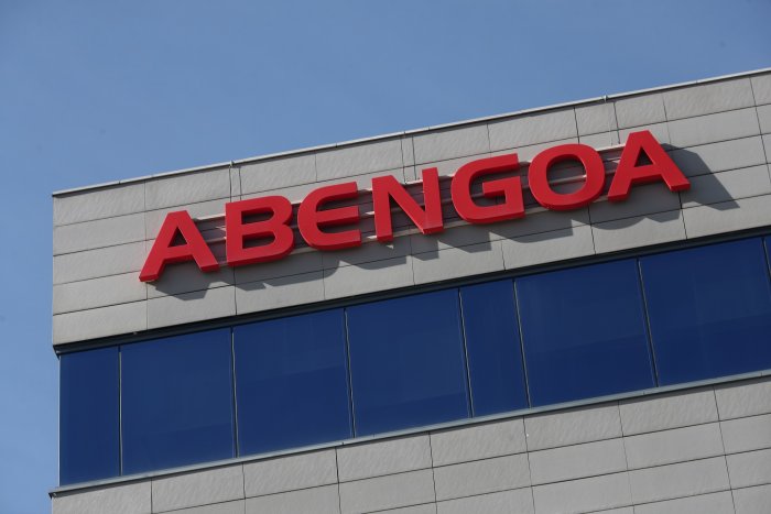 Accionistas sindicados de Abengoa anuncian una oferta junto a grupos industriales de 135 millones
