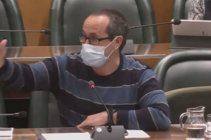 Un concejal de Zaragoza en Común llama "carapolla" al alcalde de Madrid y después pide perdón porque "se le ha escapado"