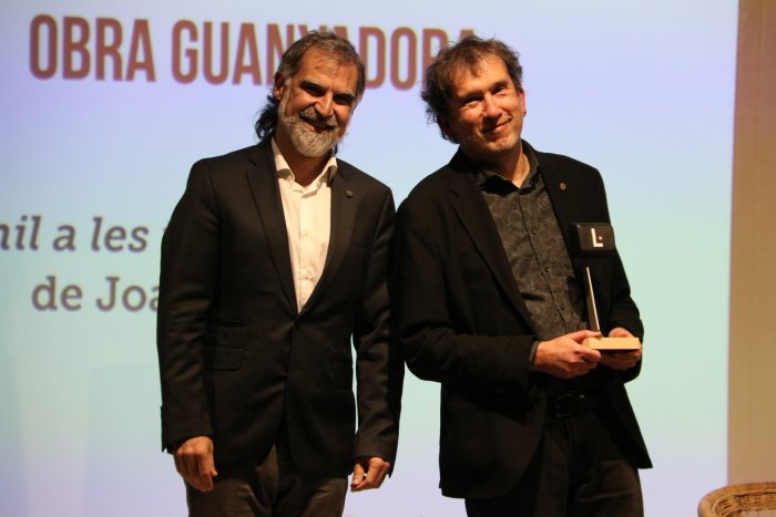 Joan-Lluís Lluís guanya el Premi Òmnium a la Millor Novel·la de l'Any per 'Junil a les terres dels bàrbars'