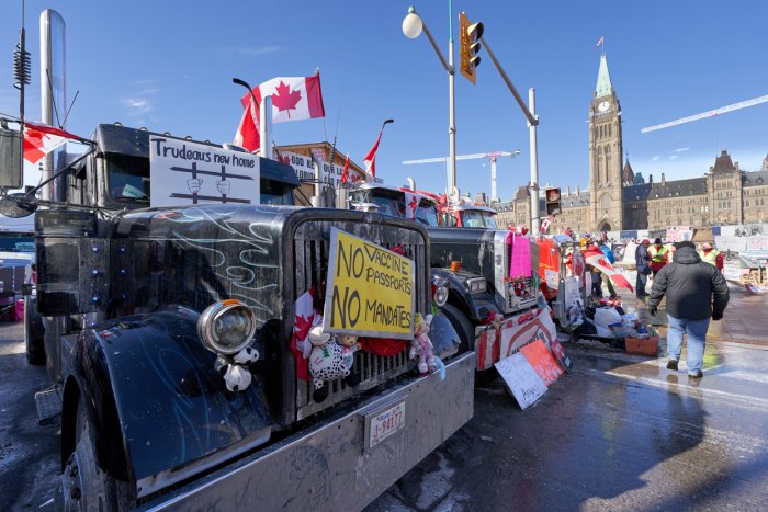 Ottawa, la ciudad bloqueada por las protestas de los antivacunas, en imágenes