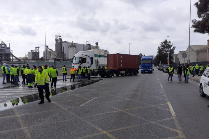 Dia de mobilitzacions: la vaga educativa contra el 25% de castellà se suma a la protesta de transportistes i taxistes