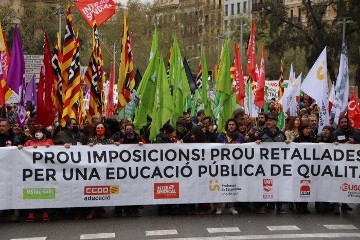 Els sindicats educatius anuncien quatre noves jornades de vaga