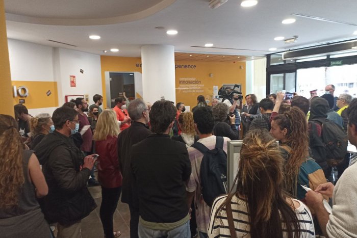 El Sindicat de Llogateres denuncia que el fons d'inversió de Casa Orsola "boicoteja" la negociació