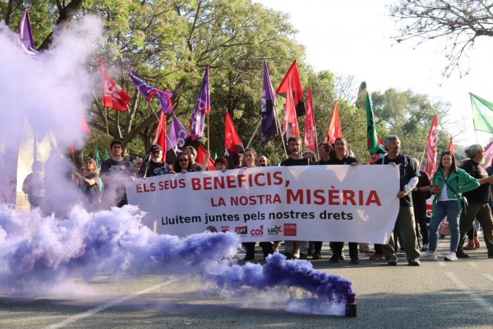 El sindicalisme alternatiu reuneix 5.000 persones l'1 de maig i denuncia "l'estafa en majúscules" de la reforma laboral