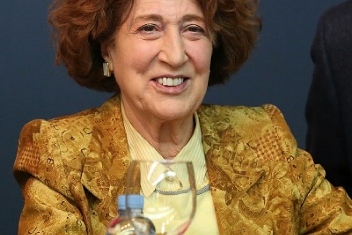 Carmen Iglesias se convierte en la primera mujer en recibir el Premio de Historia Órdenes Españolas