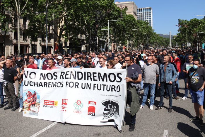 Els treballadors de Nissan tornen a mobilitzar-se contra els continus retards de la reindustrialització