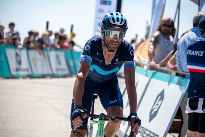 El ciclista Alejandro Valverde, atropellado mientras entrenaba en Murcia
