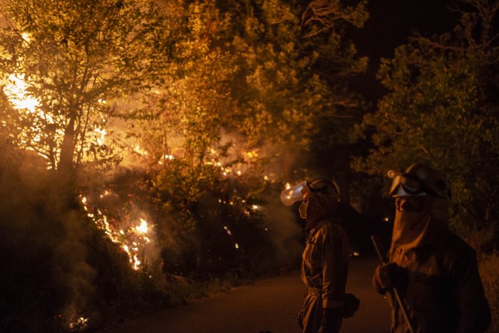El azote del fuego ha calcinado ya más de 25.000 hectáreas en los últimos días