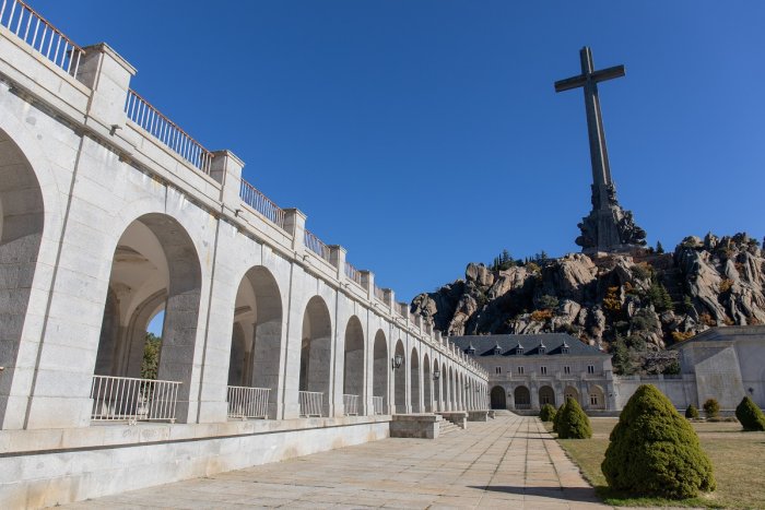 Familias de víctimas del Valle de los Caídos denuncian a la alcaldesa de San Lorenzo de El Escorial por frenar las exhumaciones