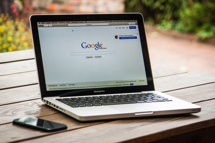 Dues de cada tres webs en català han perdut visites per culpa de Google