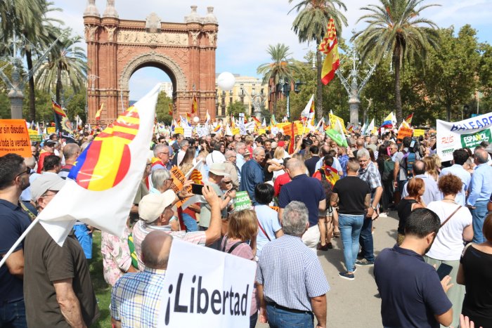 Ofensiva espanyolista a Barcelona en contra de la immersió en català a l'escola