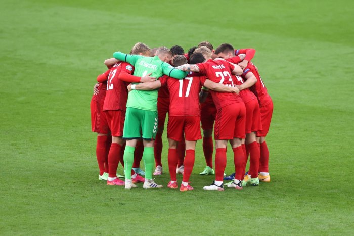 La selección inglesa se arrodillará antes de cada partido como gesto contra el racismo