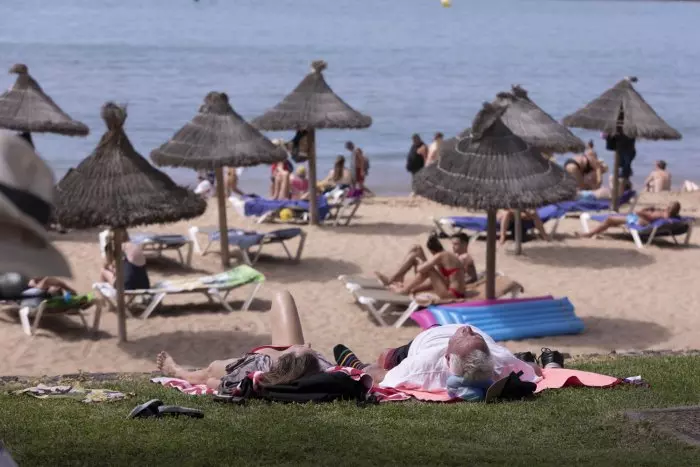 El tiempo que nos espera este lunes: las máximas subirán en Canarias y Andalucía, pero bajarán en el Cantábrico