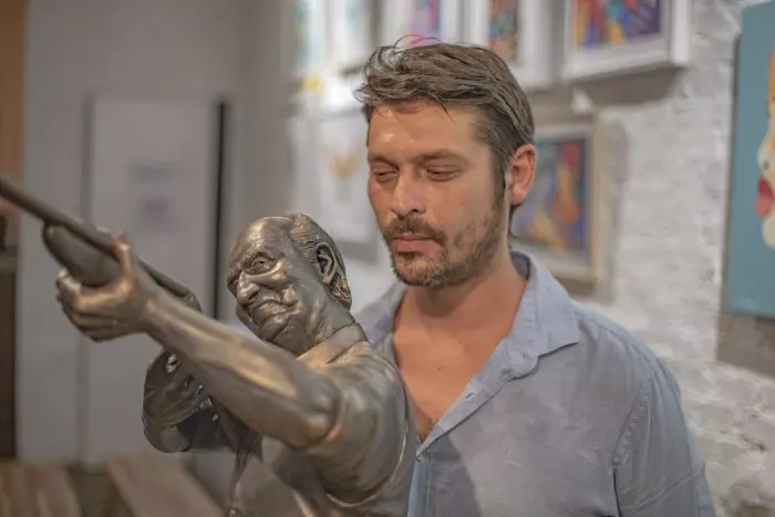 Nicolás Miranda, el escultor de la estatua de Juan Carlos I: "Si estuviera en un despacho sería un homenaje"