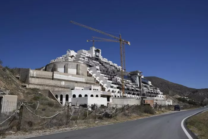 El Algarrobico, más cerca del derribo: los suelos son declarados no urbanizables