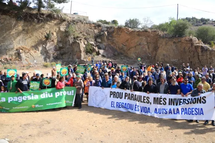 Els pagesos de la fruita seca encenen les alarmes per la sequera i demanen aigua regenerada de la depuradora de Reus