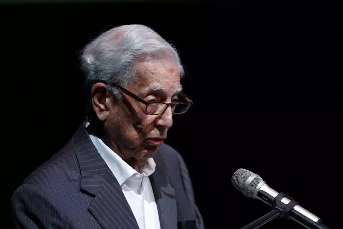 Vargas Llosa carga contra 'la dictadura de la cancelación' tras una soflama derechista en defensa de Boluarte