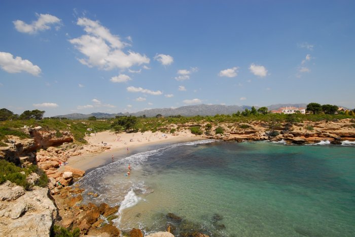 Vuit de les millors cales per gaudir de la Costa Daurada aquest estiu