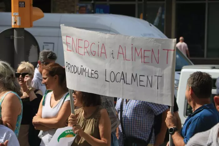 Prop de 200 persones es mobilitzen a Lleida i Tarragona per una transició energètica sostenible