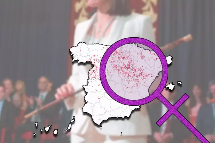 Ni rastro de las mujeres en los plenos de 1.016 municipios de España donde solo gobiernan hombres