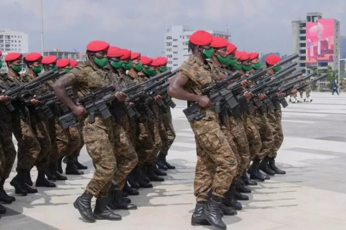 Els turistes atrapats a Etiòpia estan en una base militar i dissabte iniciaran el retorn