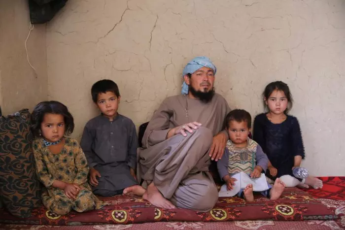 Uno de cada tres niños en Afganistán trabaja para mantener a su familia