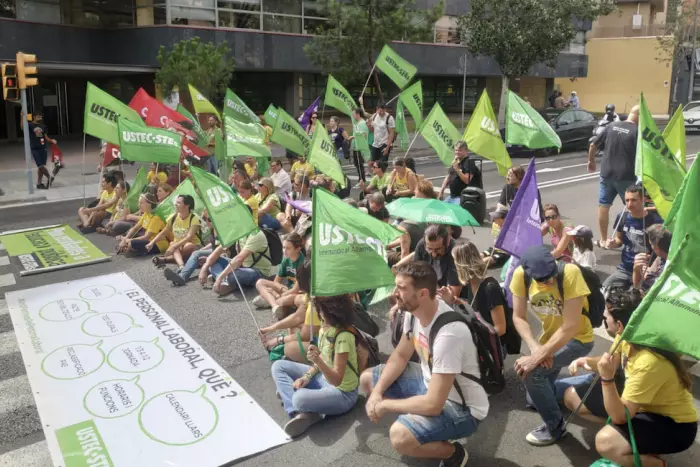 ¿Por qué el curso escolar ha empezado con una huelga de docentes en Catalunya?