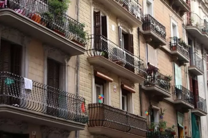 L'Institut de Recerca Urbana de Barcelona presenta Reviu, un portal col·laboratiu de ressenyes de pisos de lloguer