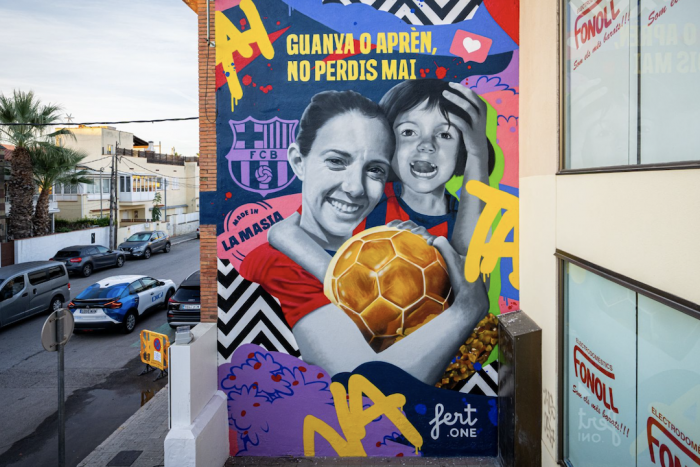 El Barça homenatja a Aitana Bonmatí amb un mural sorpresa a Sant Pere de Ribes, el seu poble natal
