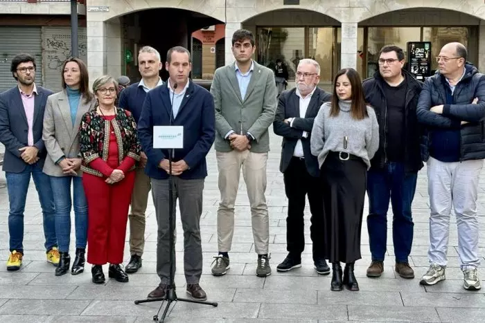 Junts endureix el to en migració i emula el discurs de l'extrema dreta