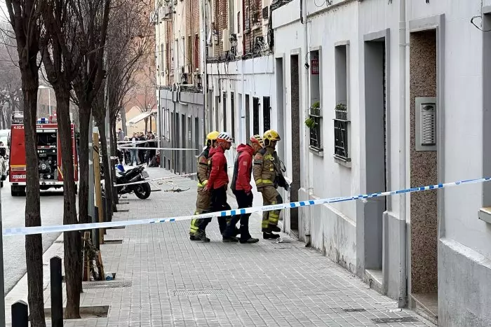 Troben tres cossos entre la runa de l'edifici esfondrat de Badalona