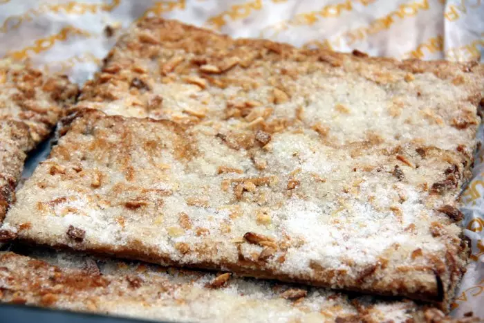 Coca de llardons i truita de botifarra d'ou: dues receptes tradicionals per celebrar el dijous gras