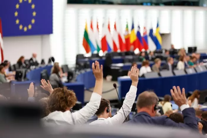 El Parlament Europeu demana una investigació "efectiva" pels "suposats vincles" entre l'independentisme i Rússia
