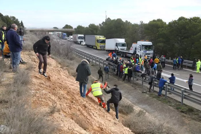 Nova jornada de protestes de la pagesia, amb tractorades i talls a les carreteres