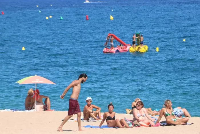 Els hotelers de Lloret compraran una dessaladora mòbil per omplir piscines en temporada turística