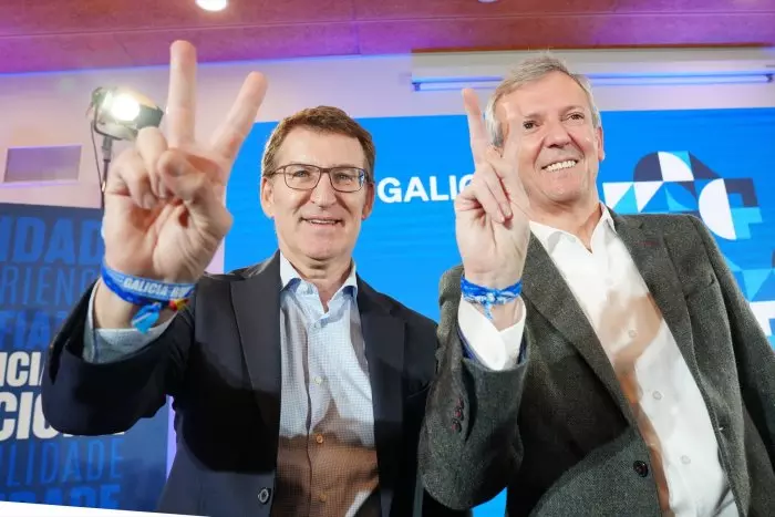 Feijóo reivindica a Rueda como "barón" tras la victoria del PP en Galicia