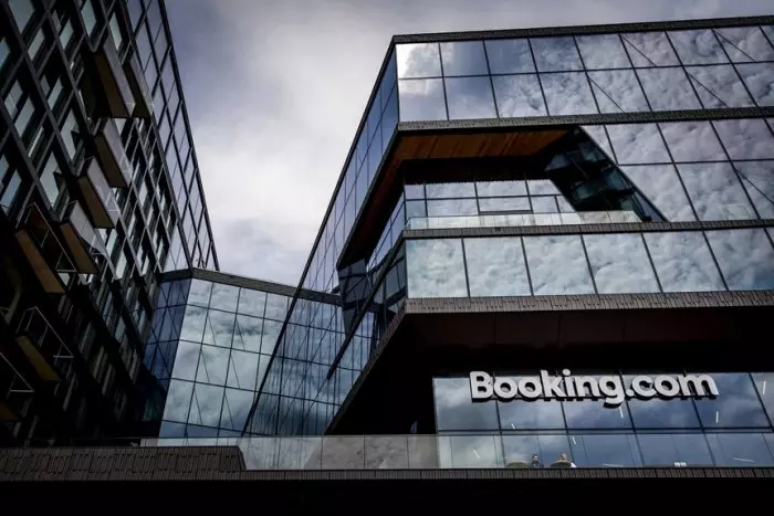 Competencia propone una multa histórica a Booking de 486 millones por abuso de posición