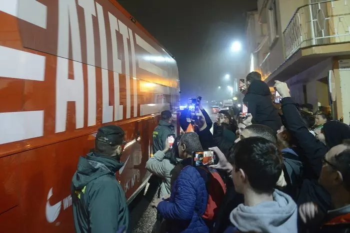 Detenido el hincha que atacó a una menor con insultos racistas por llevar una camiseta de Vinícius