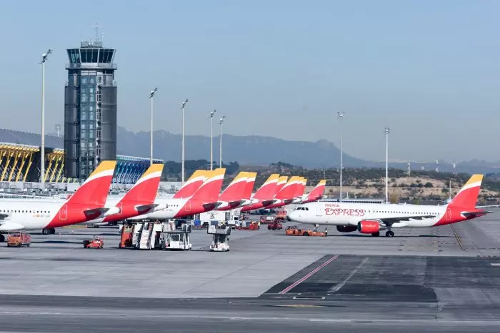 El grupo aéreo IAG, dueño de Iberia, multiplica por seis su beneficios en 2023 hasta los 2.655 millones