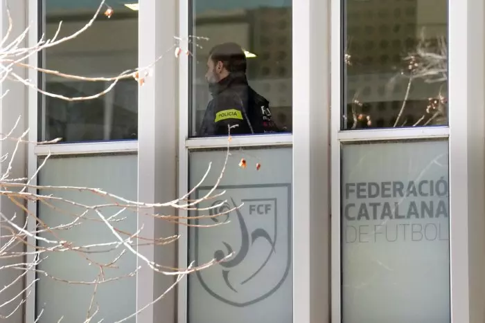 Los Mossos registran la sede de la Federación Catalana de Fútbol por un presunto fraude en las elecciones de 2022