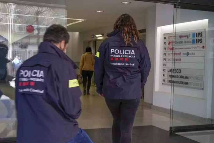 A prisión un mosso acusado de dos agresiones sexuales y de pornografía infantil en Manresa