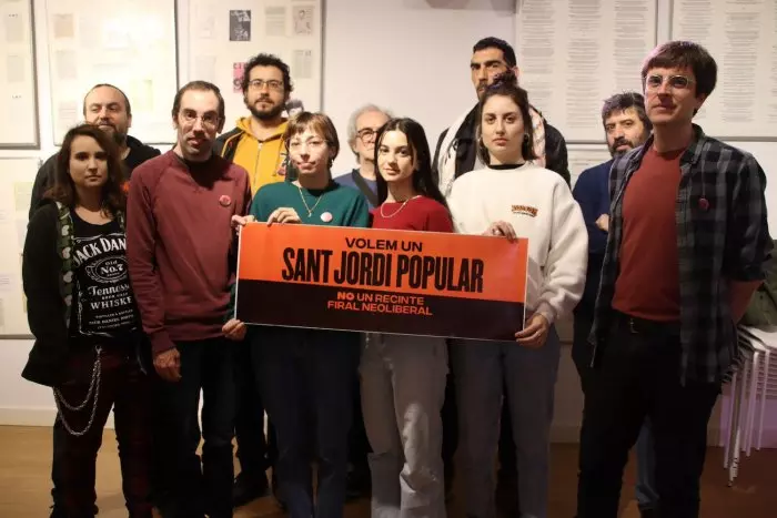 Un centenar d'editorials, llibreries i autors denuncien la privatització de Sant Jordi a Barcelona