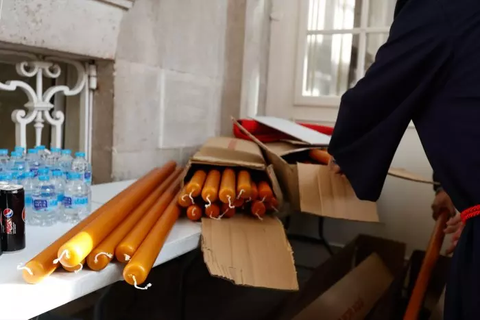 Muere un cura en Zaragoza al prenderse su casulla con una vela durante la vigilia pascual