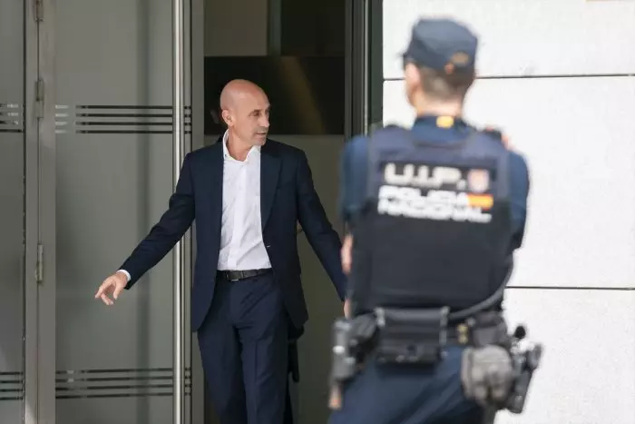 La jueza cita a Rubiales a declarar el 29 de abril por los contratos de la RFEF