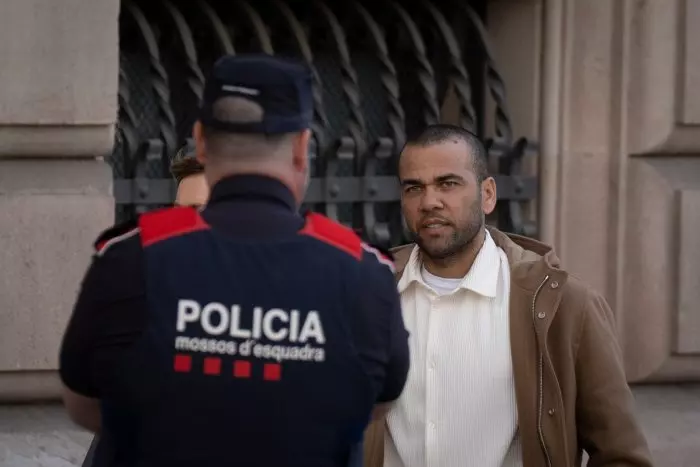 La Audiencia de Barcelona ratifica que Dani Alves siga en libertad provisional