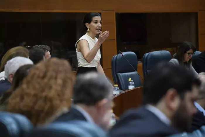 Sancionan a Rocío Monasterio con 15 días de sueldo por votar por otro diputado en la Asamblea de Madrid