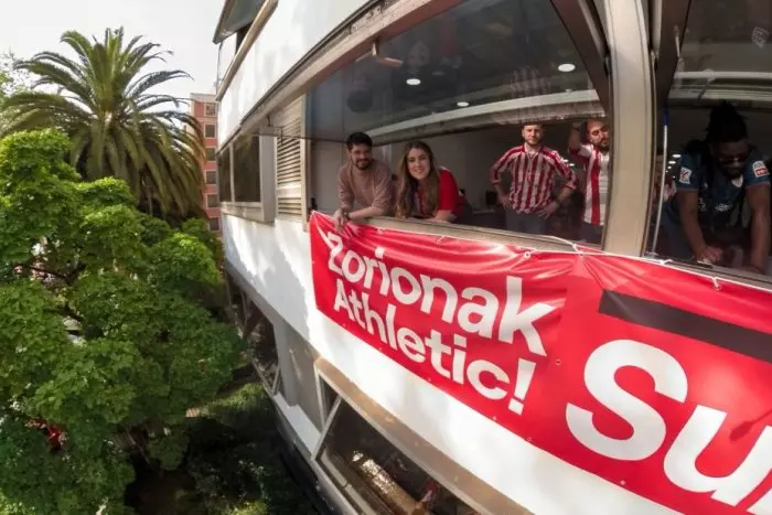 La fiesta de la gabarra desde la ventana de Sumar: "Nos contagiamos de esta energía"