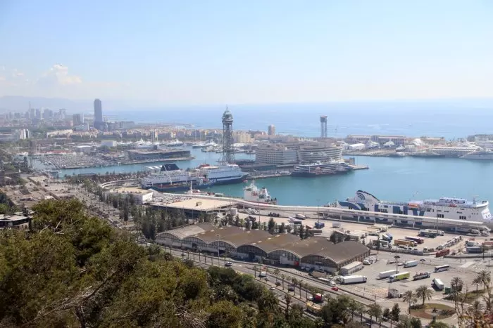 El Govern instal·larà una dessalinitzadora flotant al port de Barcelona que evitarà noves restriccions a la tardor