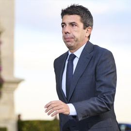 El presidente de la Generalitat Valenciana, Carlos Mazón, a su llegada a la XXVII Conferencia de Presidentes, en el Palacio de la Magdalena, a 13 de diciembre de 2024, en Santander, Cantabria (España).