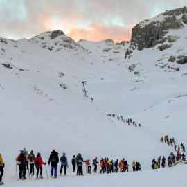 Imagen de archivo de una ruta de montañeros en los Picos de Europa.